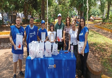 Voluntarios del Rotary Club Encarnación Norte 